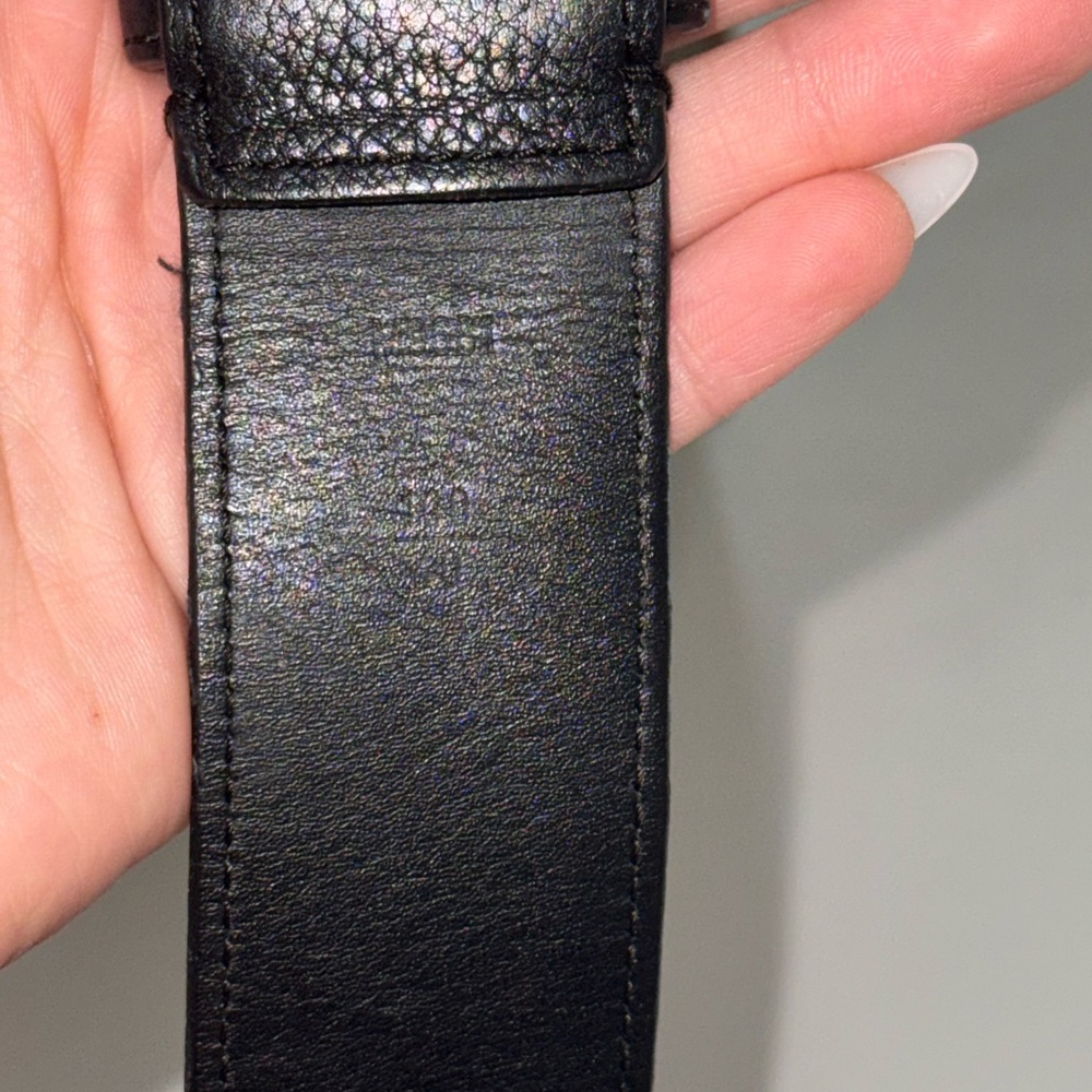 Louis Vuitton Black and Silver Belt with Iconic LV Buckle - Picture 7 of 8